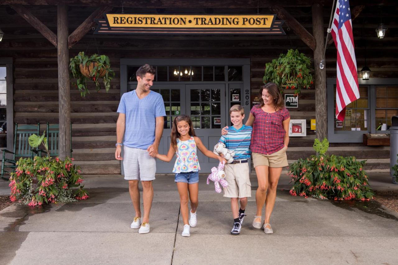 Отель Carowinds Camp Wilderness Шарлотт Экстерьер фото